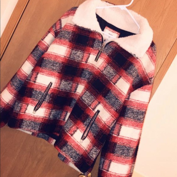 Forever 21 Jackets & Blazers - Sherpa lined plaid Jacket 😍